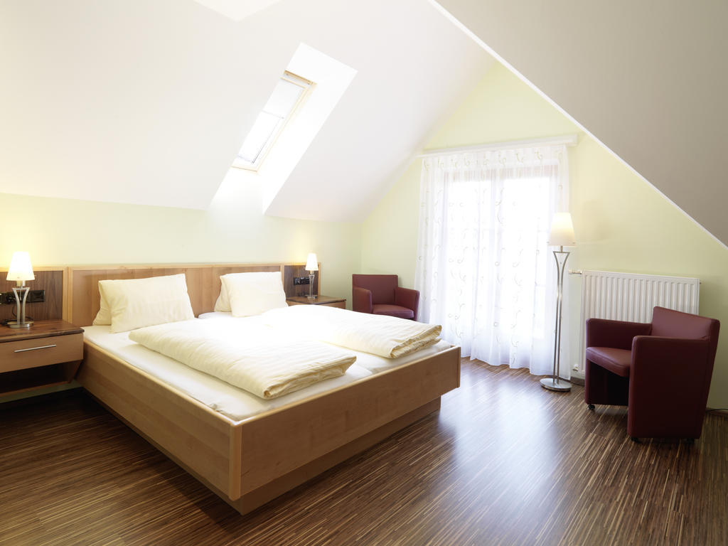 Weingut Skoff Original Hotel กัมลิทซ์ ห้อง รูปภาพ