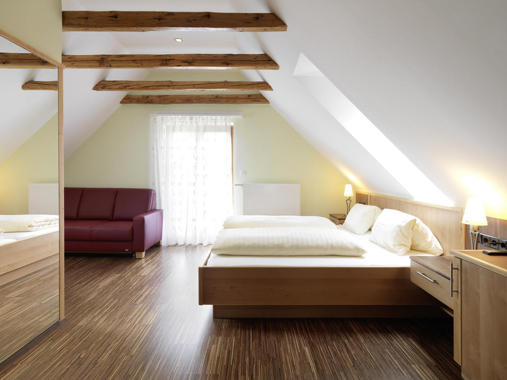Weingut Skoff Original Hotel กัมลิทซ์ ห้อง รูปภาพ
