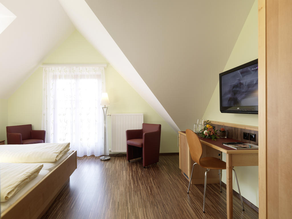 Weingut Skoff Original Hotel กัมลิทซ์ ห้อง รูปภาพ