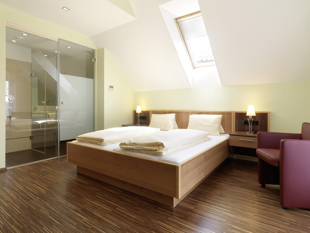 Weingut Skoff Original Hotel กัมลิทซ์ ภายนอก รูปภาพ